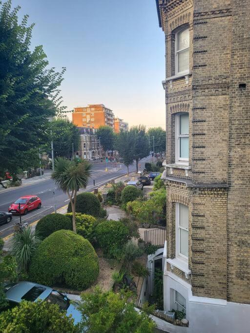 Elegant Studio In Central Hove - 5 Min Walk To Beach - 10 Min To برايتون المظهر الخارجي الصورة